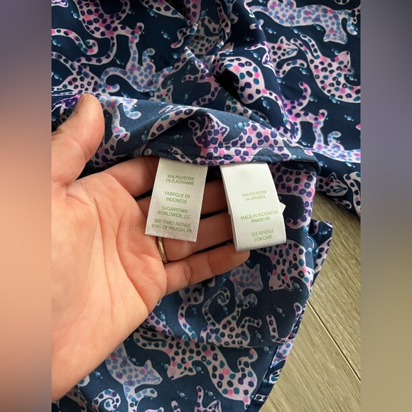 Lilly Pulitzer Womens Sea View Button Down Top Oyster Bay Navy on the Catwalk XS - Picture 6 of 9